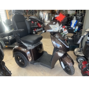 iva z1000 demo 800 EURO KORTING(VERKOCHT)