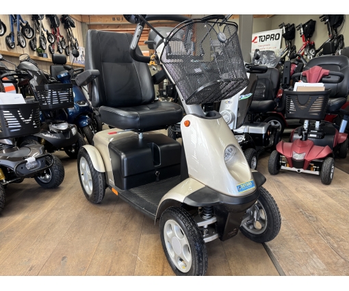 TROPHY 6 4 WIEL MET EXTREME GOEDE VERING EN NIEUWE ACCU TWV 500 EURO